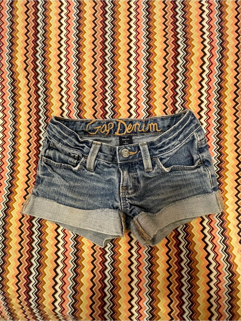 Girls size 6 Blue Denim Shorts w hem